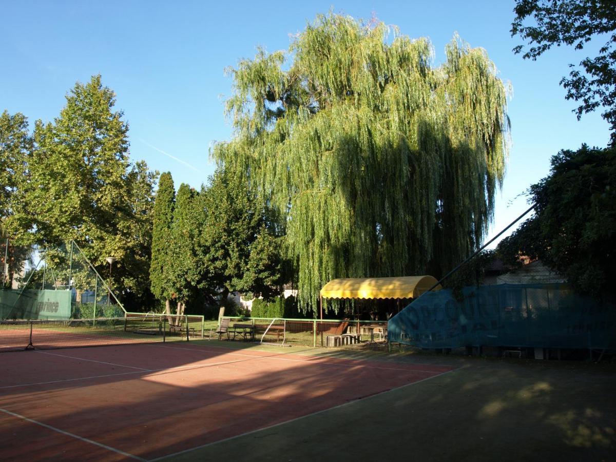 Bed and Breakfast Garden Club Panzió Balatonmáriafürdő Exterior foto