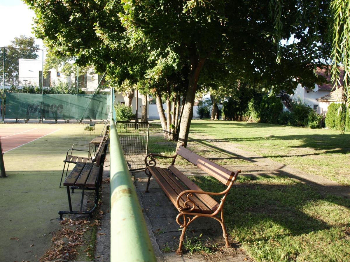 Bed and Breakfast Garden Club Panzió Balatonmáriafürdő Exterior foto