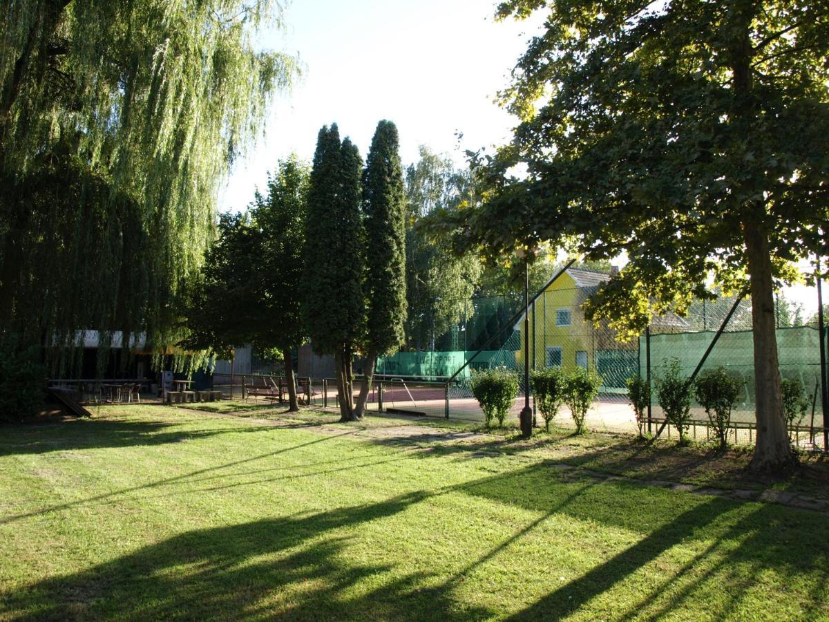 Bed and Breakfast Garden Club Panzió Balatonmáriafürdő Exterior foto